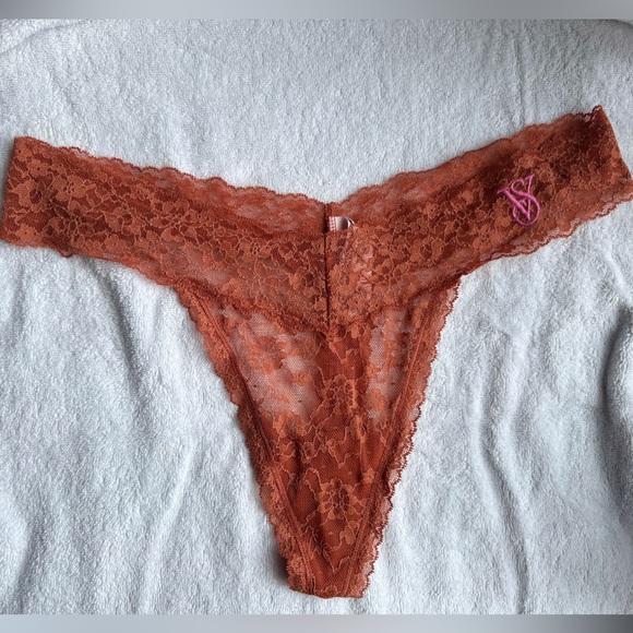 VS Thong panty - Picture 1 of 3